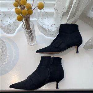 Kitten-heel, black booties, microsuede, Sz 11, pointy toe, side zip, nice buckle
